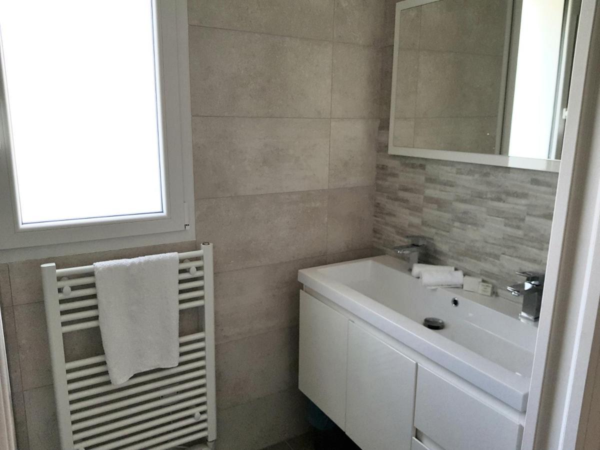 לה מאנש Chambre D'Hotes Du Muguet Avec Sdb Privative מראה חיצוני תמונה